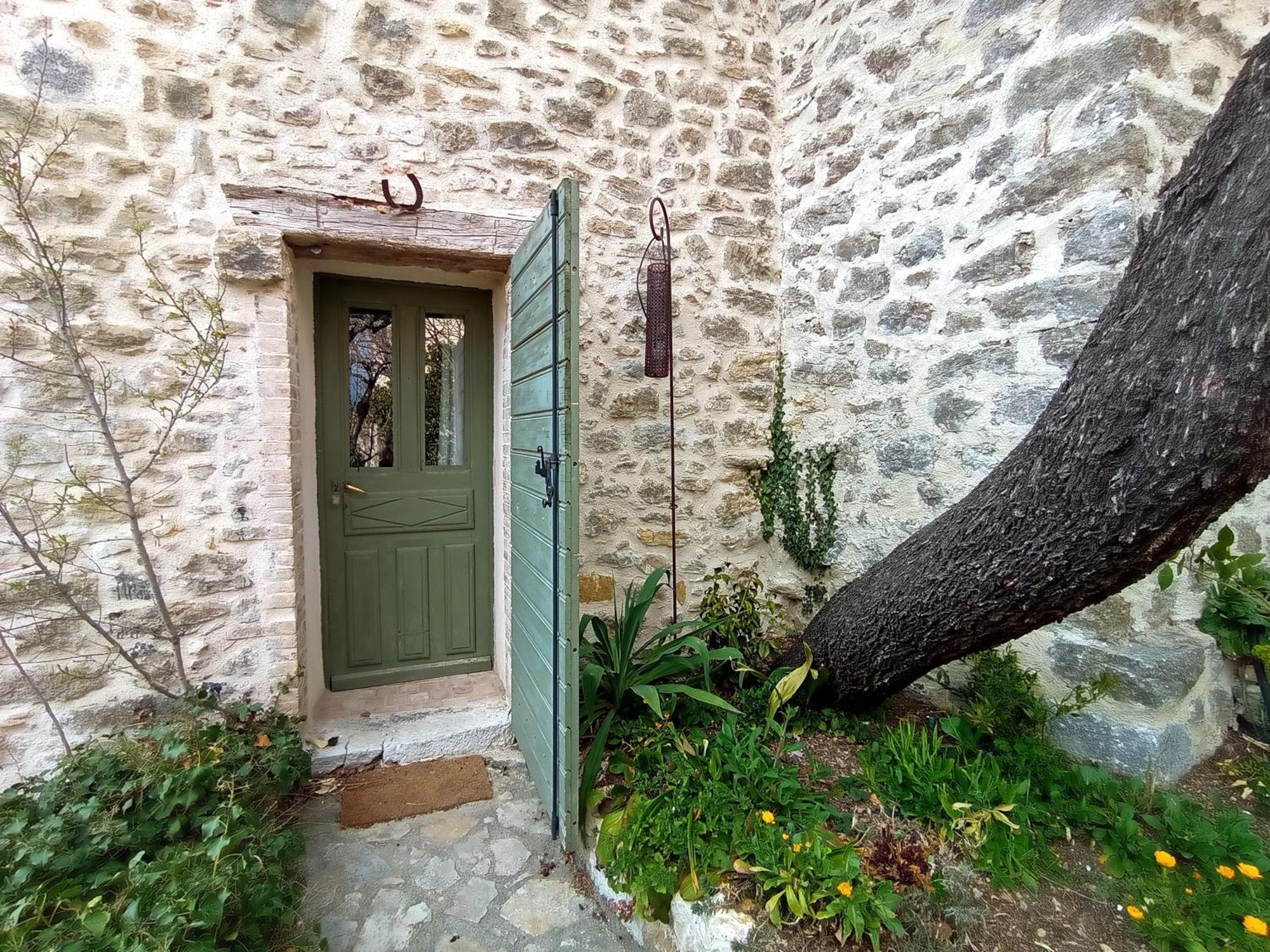 Bed and Breakfast La Fontaine Bargeme Номер фото